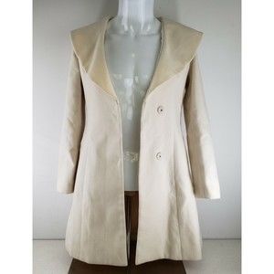 Han Du Yi Yi White Coat Size Med (8) New with Tags